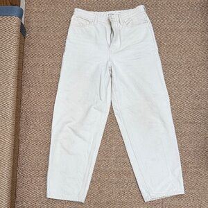 Women’s beige tapered jeans